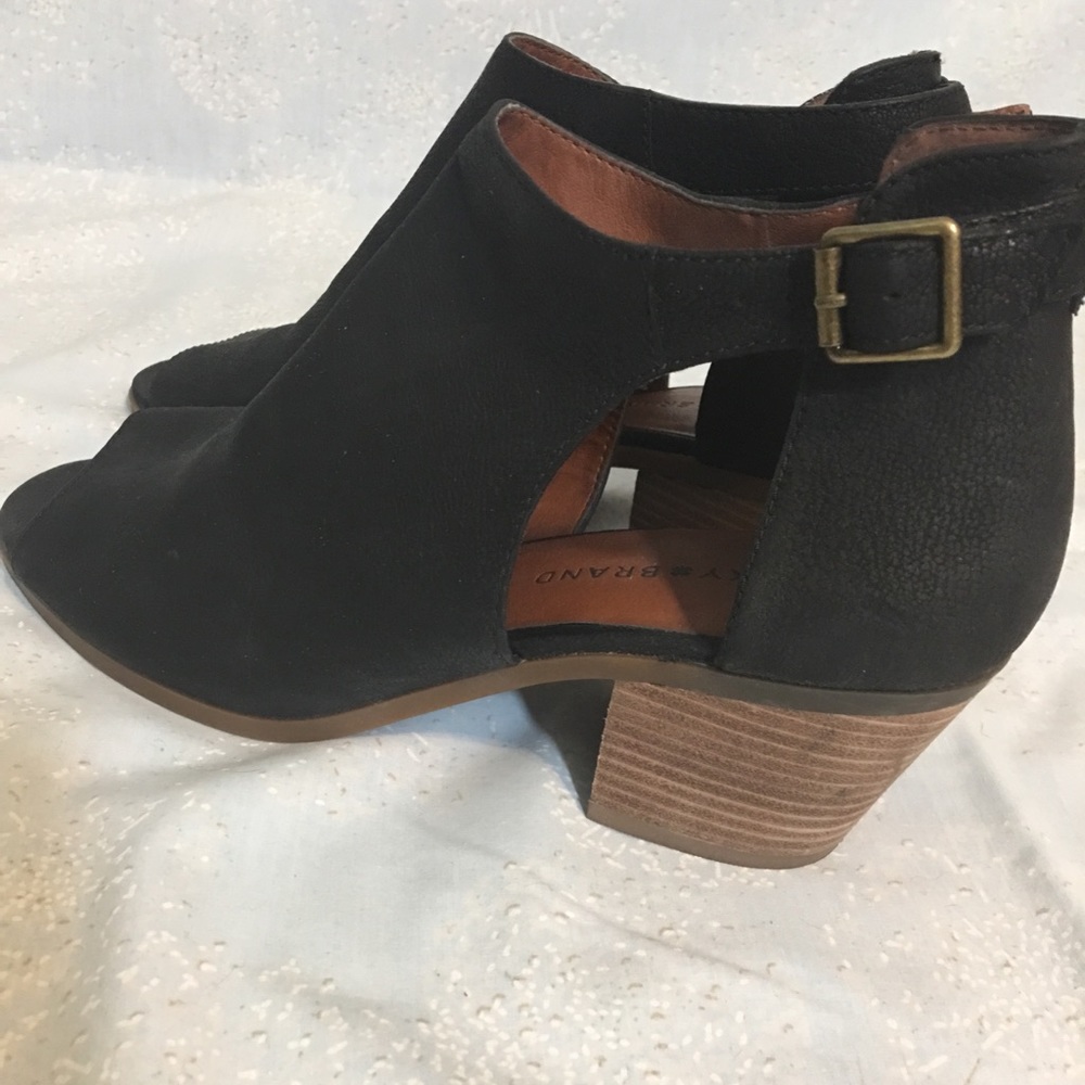 Lucky Brand Barimo open toe bootie sandals!